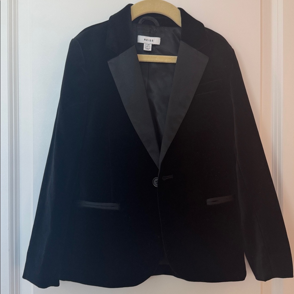 Kids Velvet Tuxedo Blazer in Black (7/8) - Picture 5 of 9